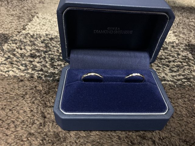 指輪を受け取った日に記念で写真を撮りました！