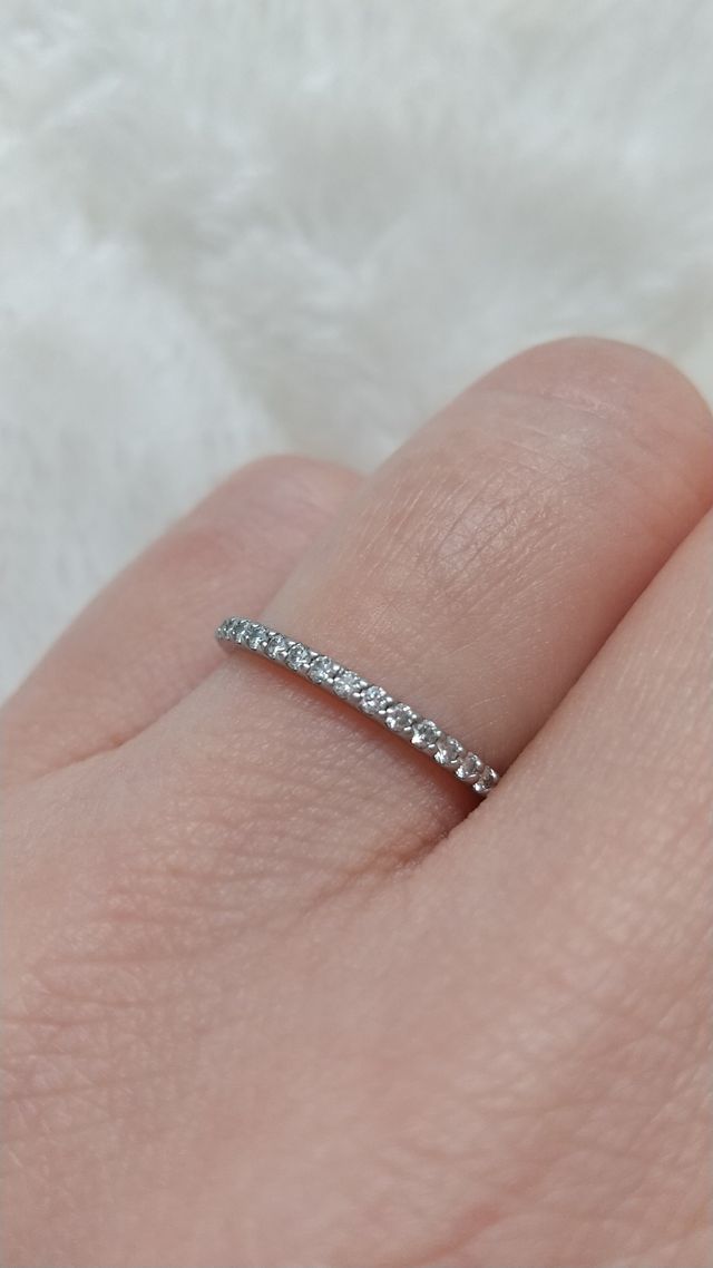 華奢なかわいい指輪です。