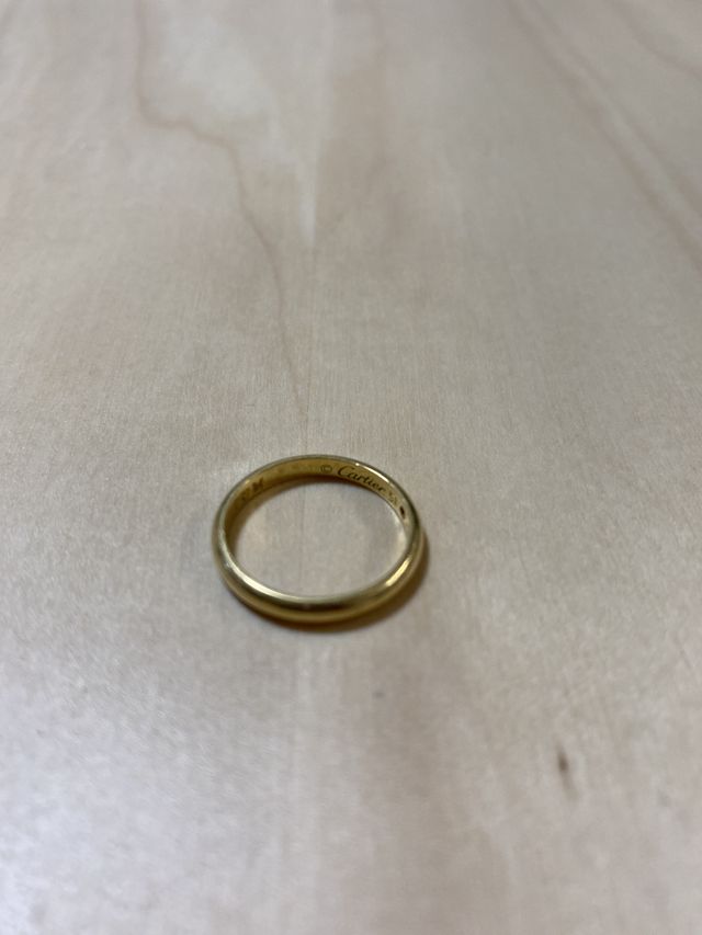 内側にカルティエのロゴ入り