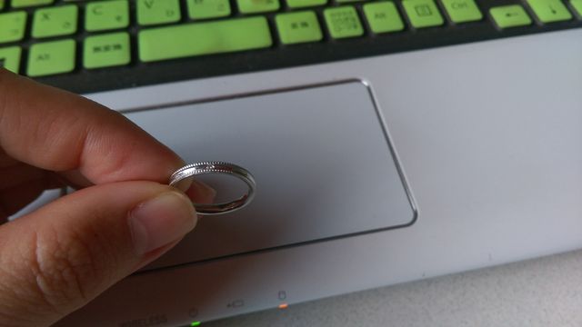 ミル打ちと、石がポイントです。石なし、三つ石から選べます。