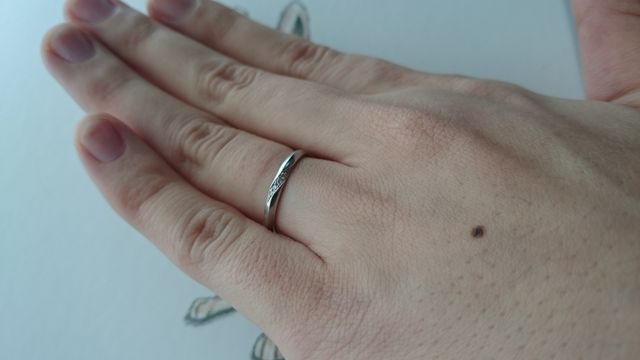 指輪をつけた状態です。
