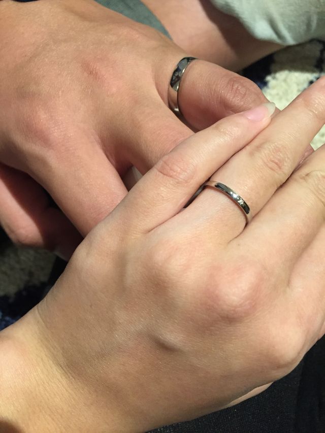 下が旦那の手で、上がわたしの手です