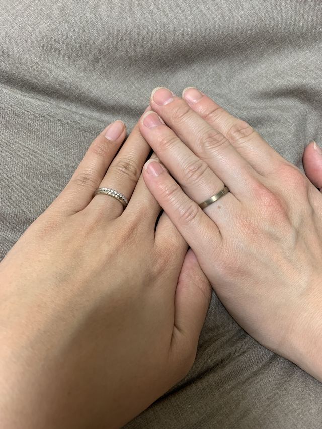 婚約指輪はエタニティ、結婚指輪はシャンパンゴールド