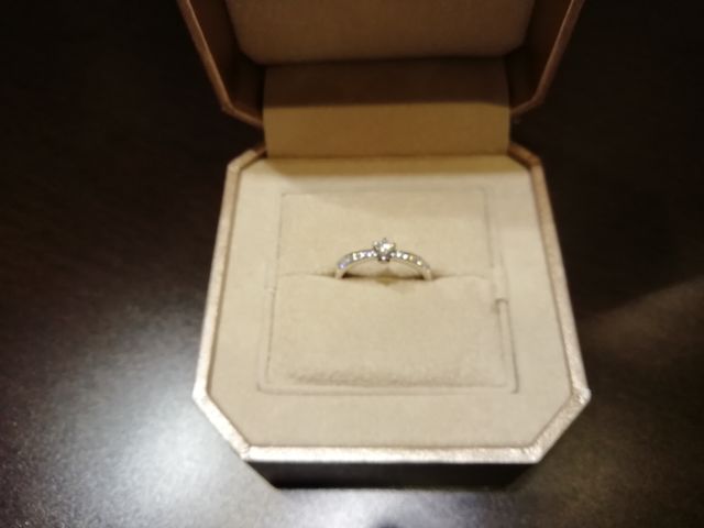 フェリーチェ約0.3ctでデザインがとてもキレイです！