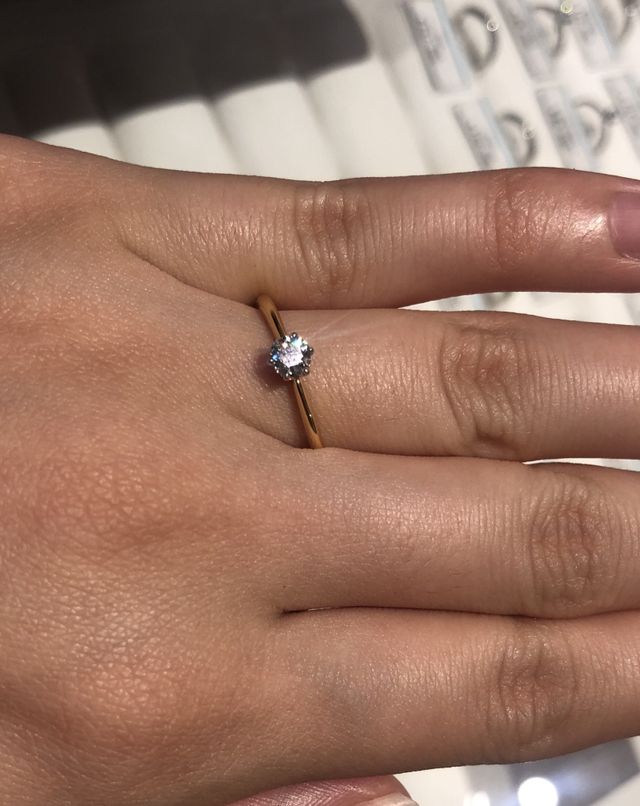 枠はゴールドとシルバーで選べます。