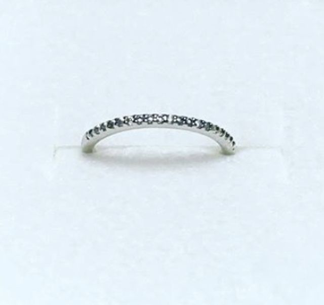 シルバーのリングです。
位置が沢山入ってるのが気に入りました