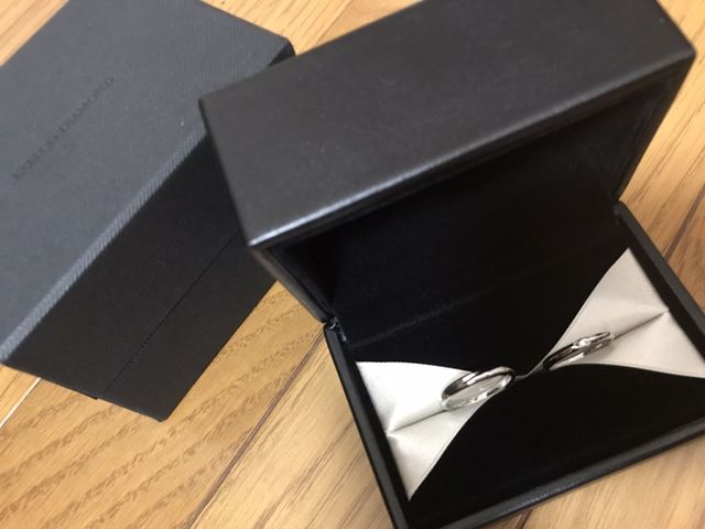 価格はペアで20万円程です。
シンプルな作りです。