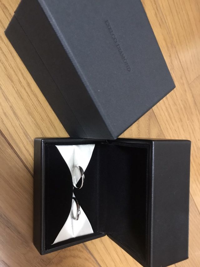 価格はペアで20万円程です。
シンプルな作りです。