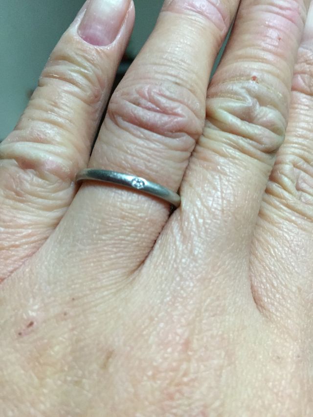 毎日つけてくすんでいますが、磨くサービスもありましたよ。