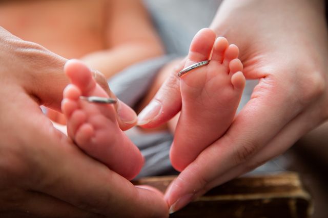 待望の赤ちゃんが生まれ、カメラマンさんに撮影して頂きました。