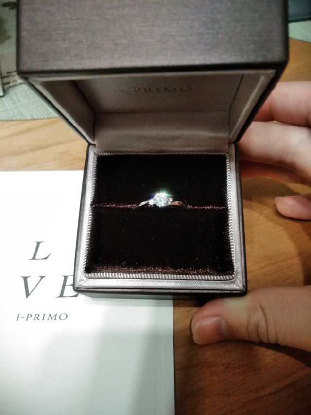 ダイヤもちょうどよい大きさでキラキラしてます...★