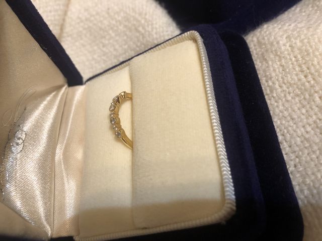 セットで購入しました。婚約指輪のかわりに。