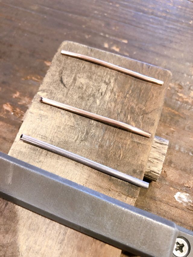 最初はこのような棒の状態から作ります。