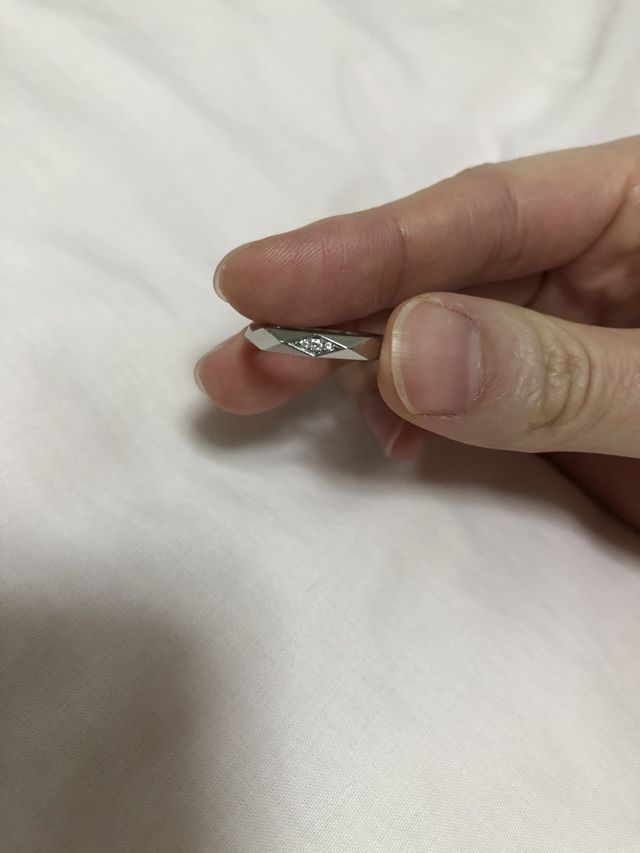 ブシュロンのファセット、ダイヤ入り。指輪のみ。