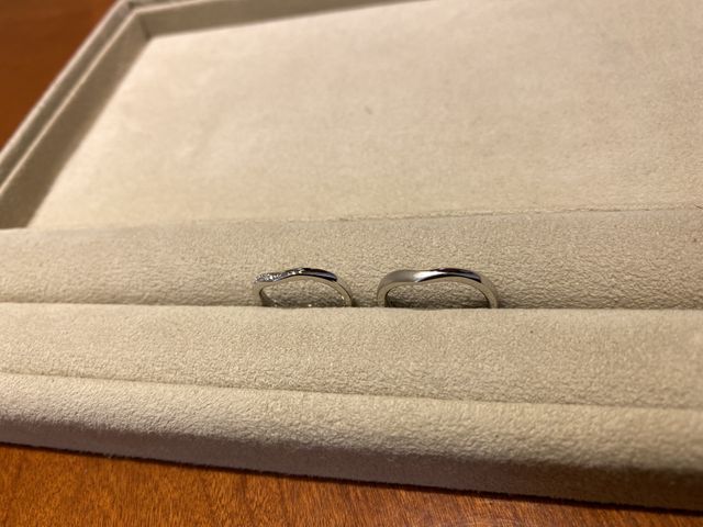 男性用はツヤ消し加工がされています。