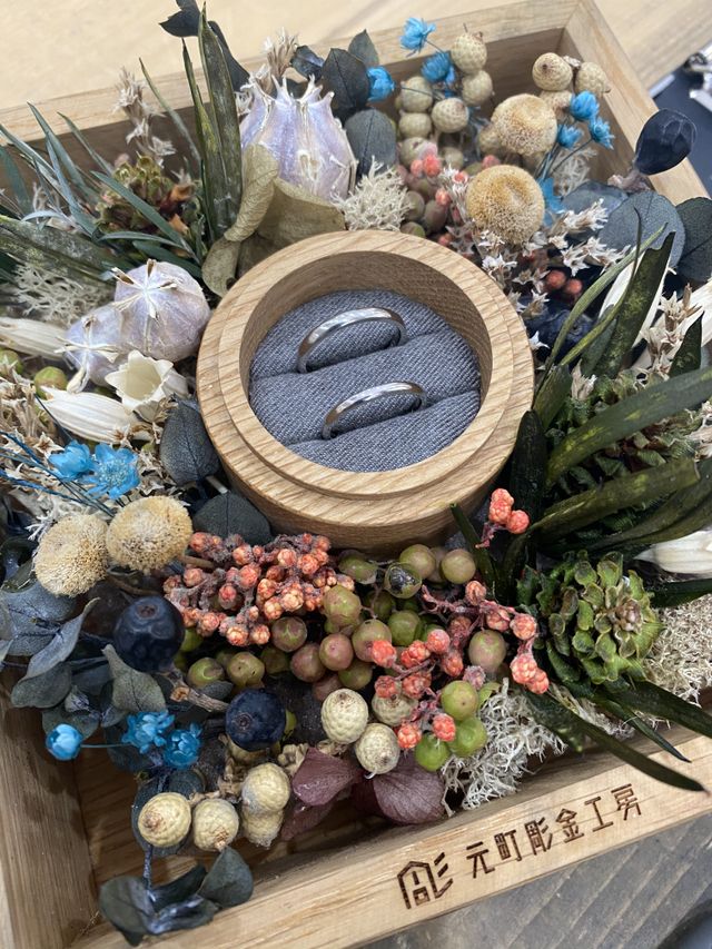 プラチナの甲丸を選びました。