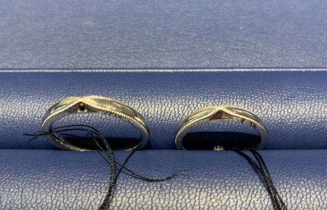 ミル加工がステキな結婚指輪