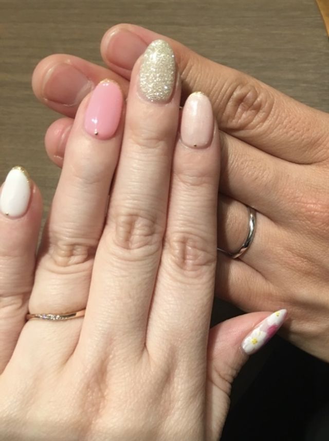 肌馴染みの良いピンクゴールドの可愛い指輪