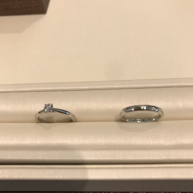 結婚指輪もセットで購入しました。