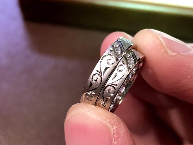 組み合わせるとハートになるように彫ってくださいました！