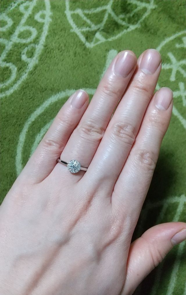 シンプルだけどダイヤの美しさが際立ちます