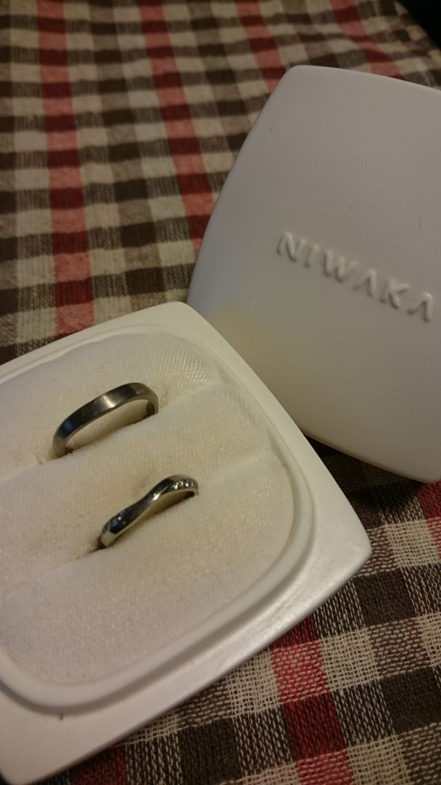 NIWAKAの「茜雲」という名前の指輪です。