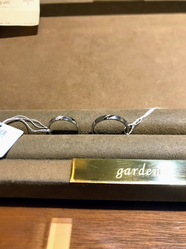 購入時に台の上で撮りました