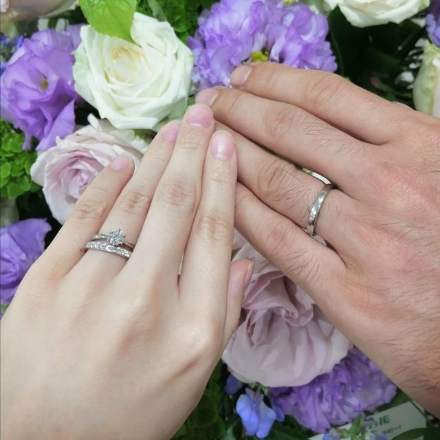 婚約指輪と重ねづけしたもの