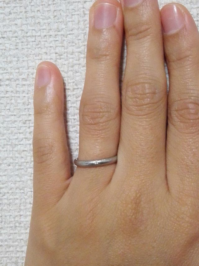 妻用。小さいダイヤ入り