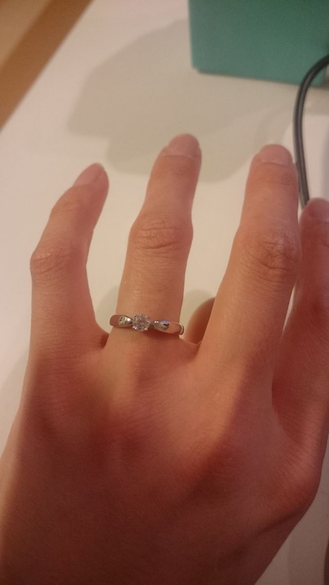 他の指輪と重ね付けしても合う点が良いです。