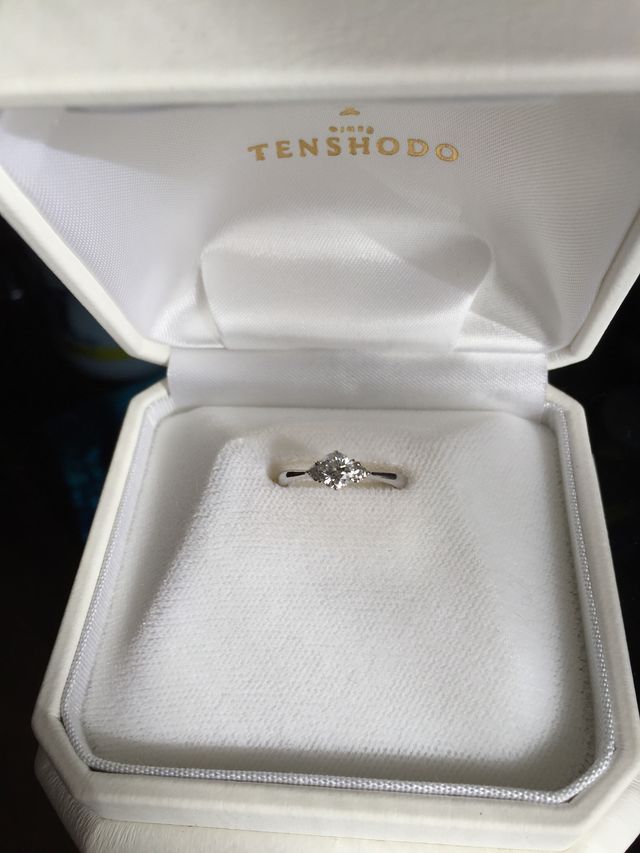 婚約指輪の写真