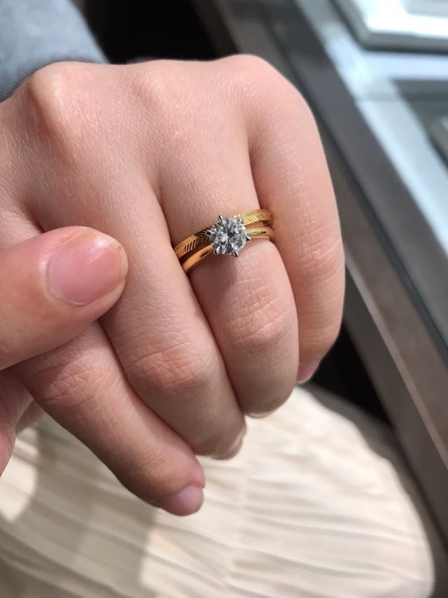婚約指輪と重ねづけ