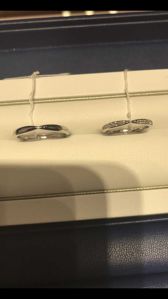 ∞を思わせるシンプルなデザインで気に入ってます。