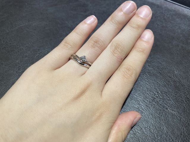 婚約指輪、結婚指輪の重ね付けした際の写真