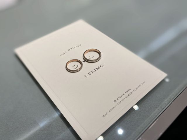 指輪用の台紙の上で撮影