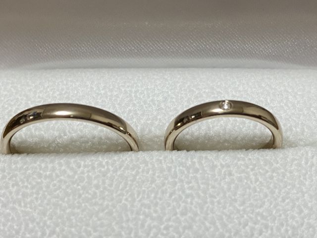 ハニーイエローゴールドという肌馴染みの良いとても綺麗な色です