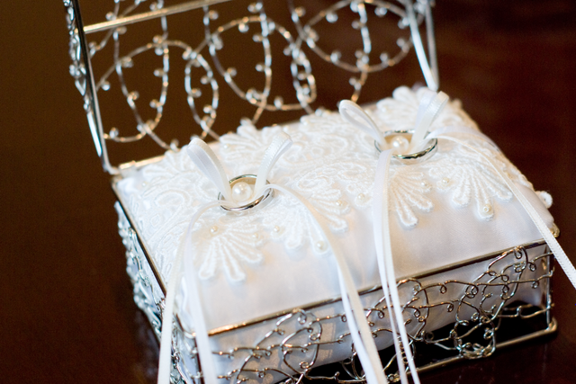 結婚式当日のリングピロー写真