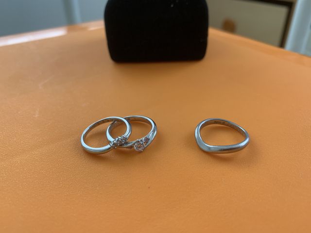 結婚指輪夫婦セットと婚約指輪です