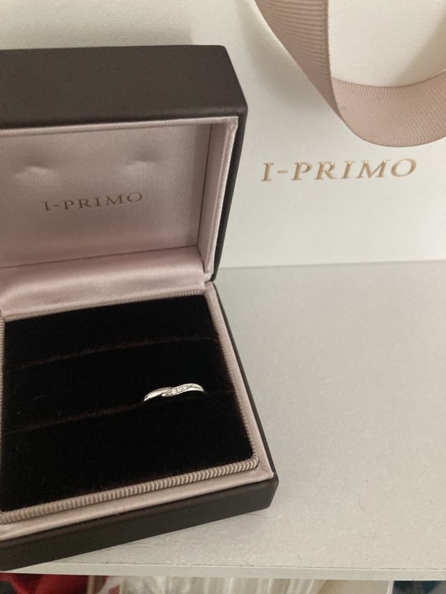 購入した結婚指輪とケースです。