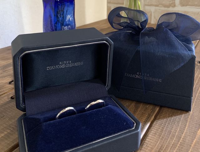 落ち着いたカラーのボックスとリボンも気に入っています。