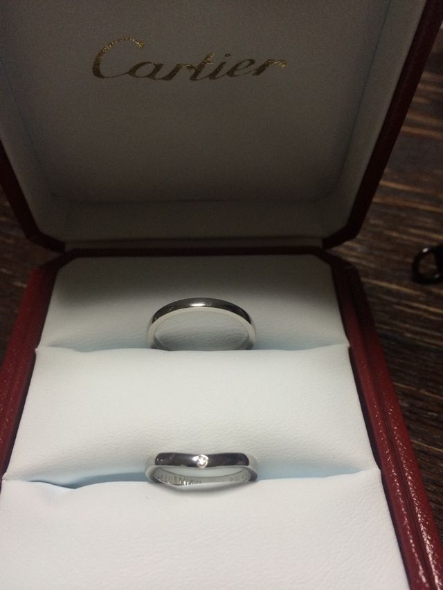 上：男性用／下：女性用（表：１粒ダイヤ）