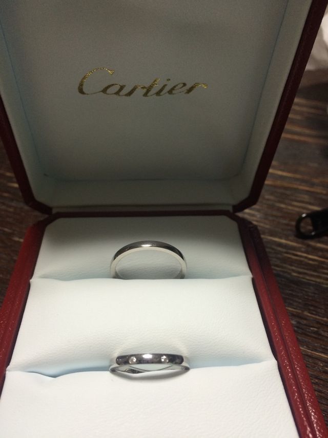 上：男性用／下：女性用（裏：２粒ダイヤ）