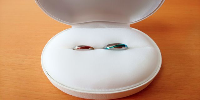 指輪ケースを開けた状態