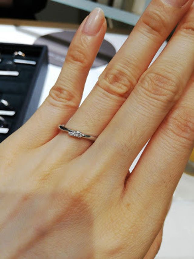 控え目でも存在感のあるリング