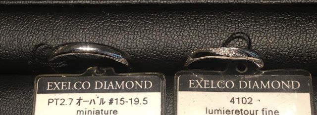 ダイヤのあるシンプルなもの