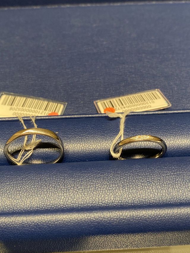 ティアオブリリーのダイヤモンドが3つの本店限定のです