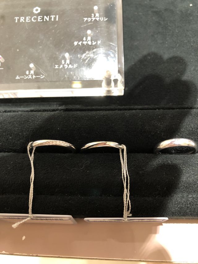 ダイヤがどこから見ても綺麗に見えるデザインが素敵です。