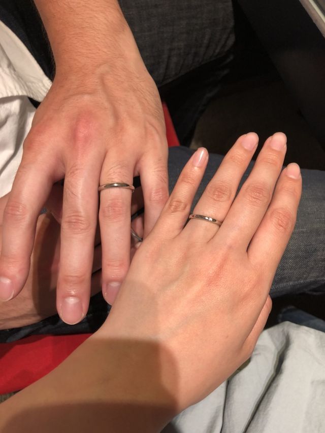 シンプルが好きな私達の希望に沿った指輪を提案してくれました。