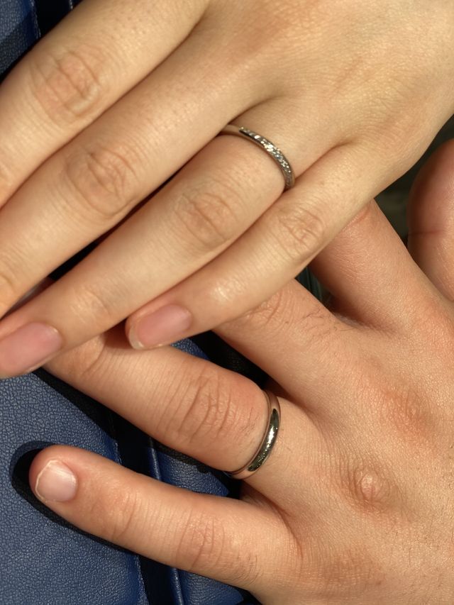 ペアのデザインではないですが、ストレートの形で合わせました。