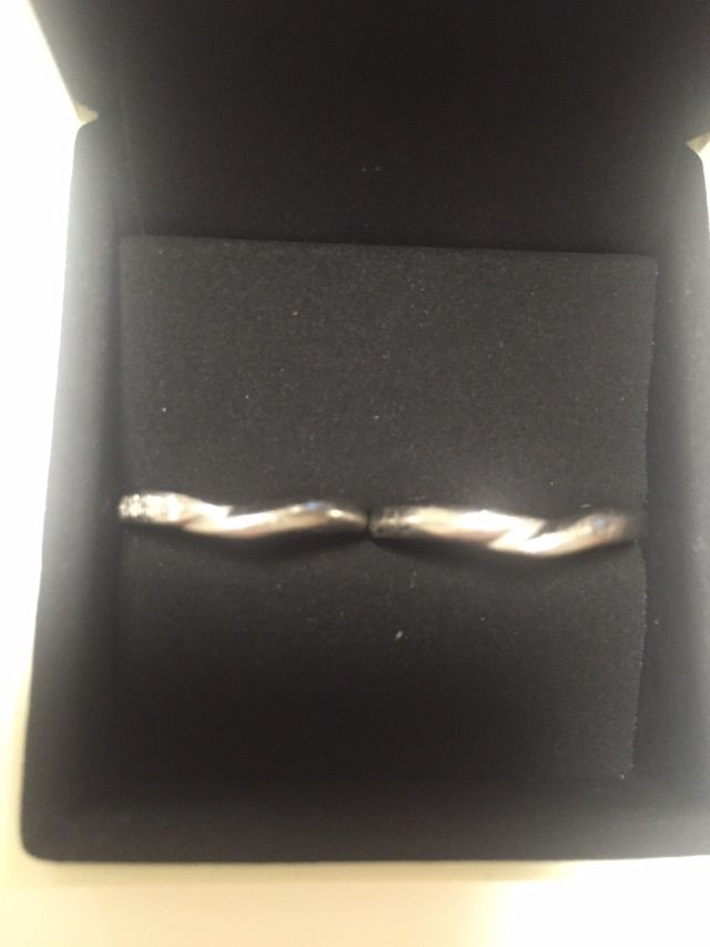 結婚指輪。ペアで。